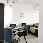 بيت للعطل New Paradise In فينجيراك