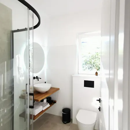 펜션 New Paradise In 빈예라크